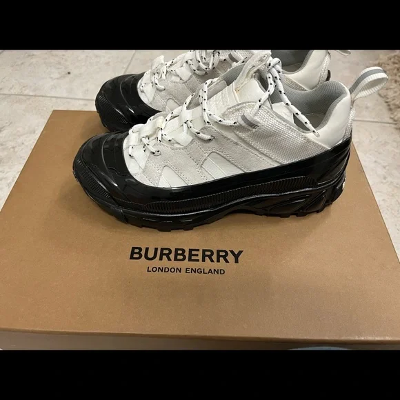 Burberry low top sneakers - Picture 9 of 11